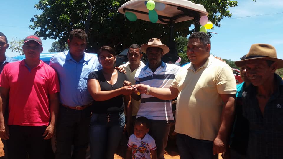 Prefeitura de São João das Missões entrega Trator Agrícola na Aldeia Terra Preta
