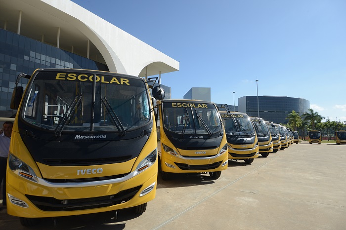 Município de São João das Missões é contemplado com três ônibus escolares, um caminhão pipa, e um carro para auxiliar nos serviços públicos